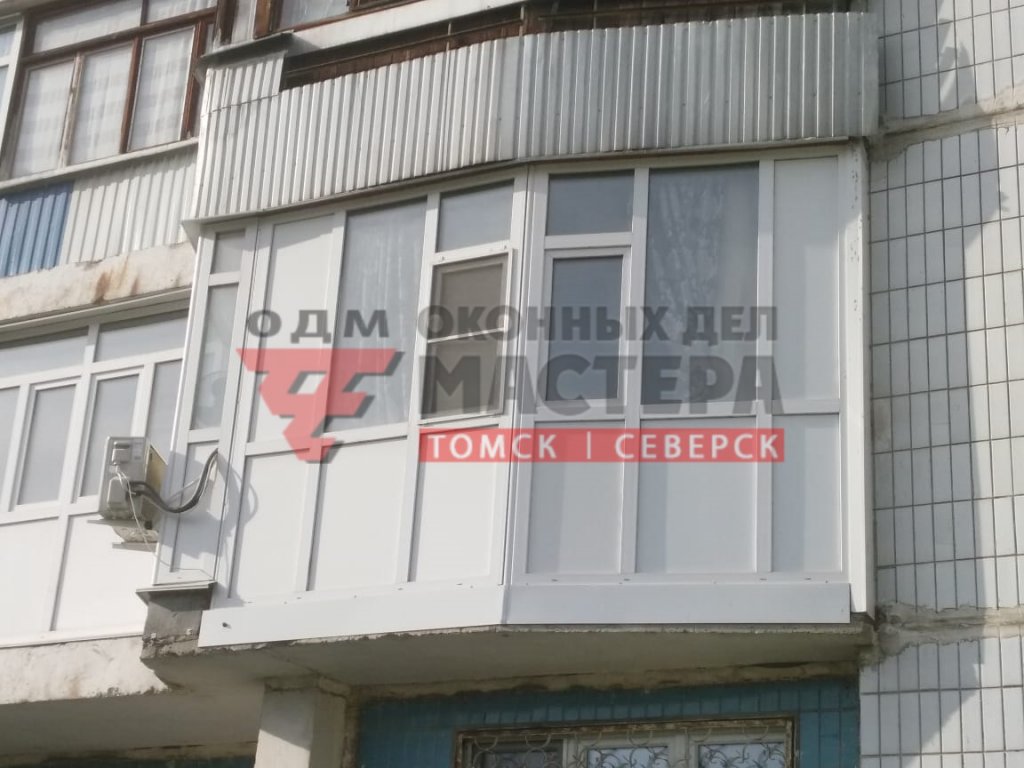Остекление балкона с изгибом